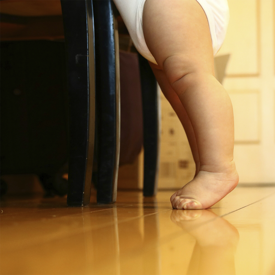 Tiptoeing gait
